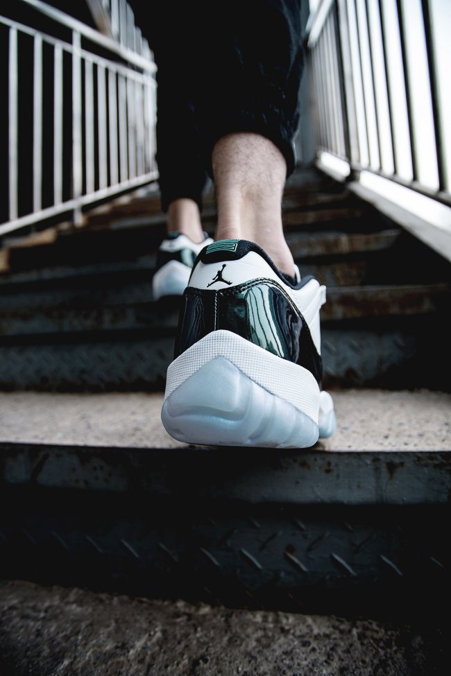 球鞋aj11变色龙复活节灰,aj11复活节鉴别方法