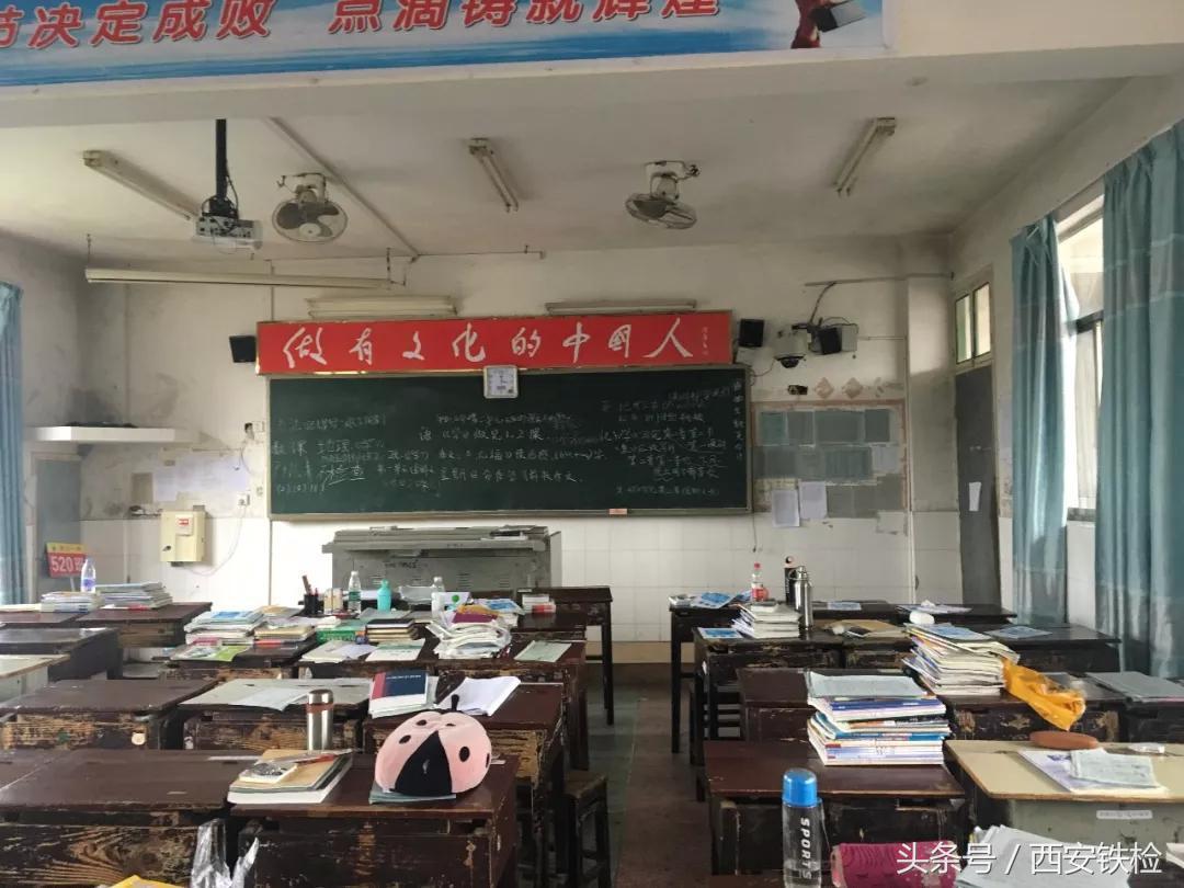 因小纠纷16女孩被15岁朋友刺5刀,16岁高中少年水果刀刺死父亲