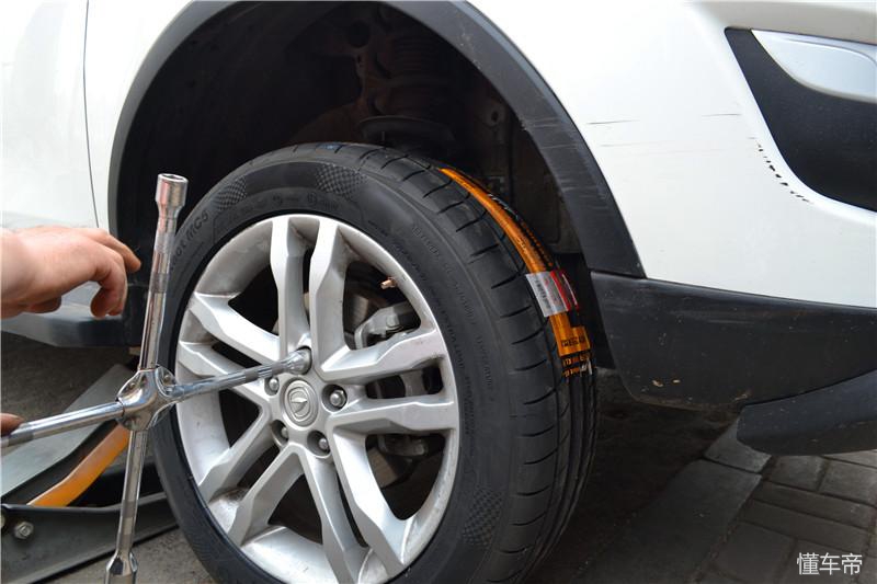 不同品牌轮胎高速胎噪对比,胎噪大的车用什么轮胎好