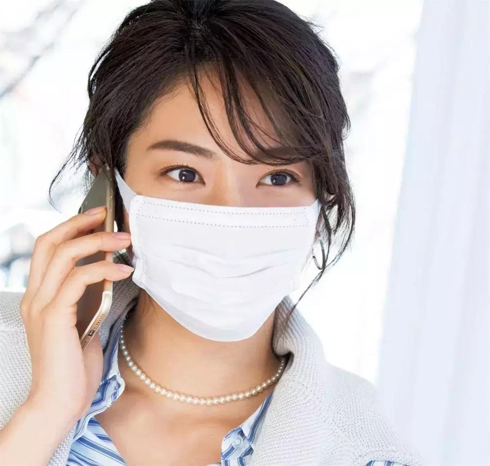 口罩眼镜装扮,口罩眼镜妆容教程