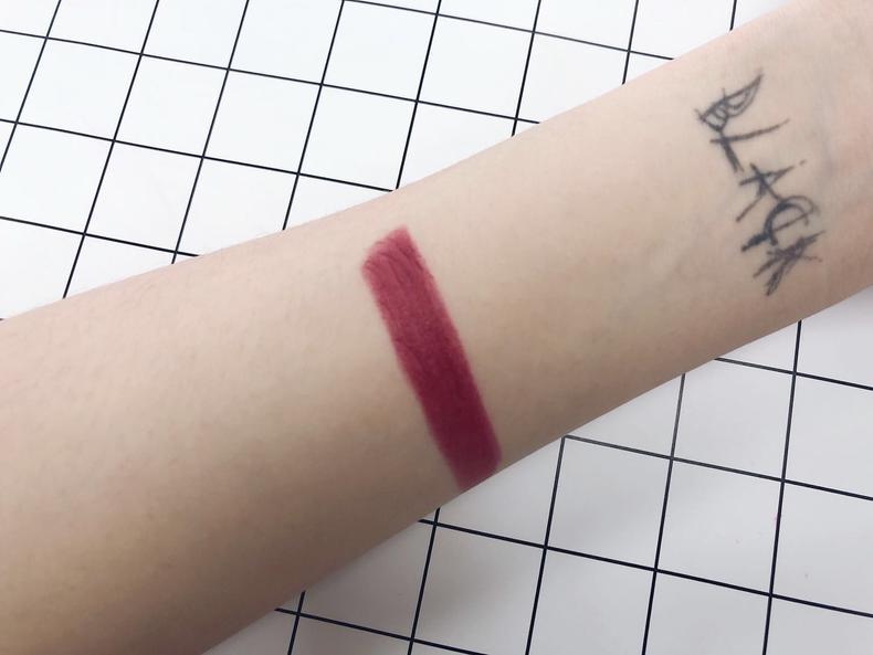 香奈儿丝绒口红58号色涂抹视频,香奈儿唇膏58号