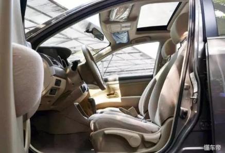 一代神车从月销上万到不足千台,合资神车换个标志就便宜近5万