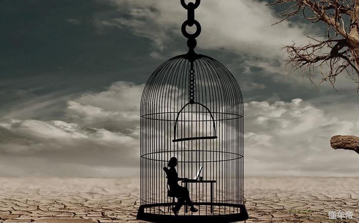 活在别人的世界里有多可怕,活在自己世界的人真可怕