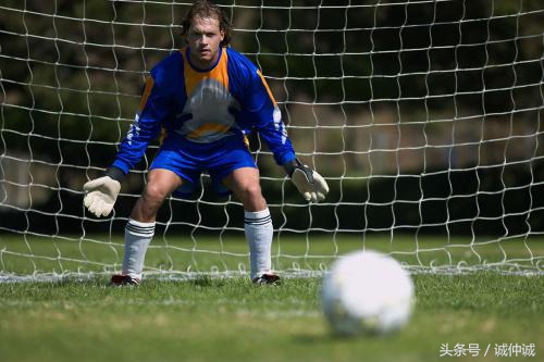 足球和女友二选一,女朋友和足球哪个更重要