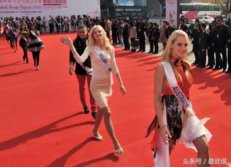 家门口一对鞋子,家门口发现一双女鞋