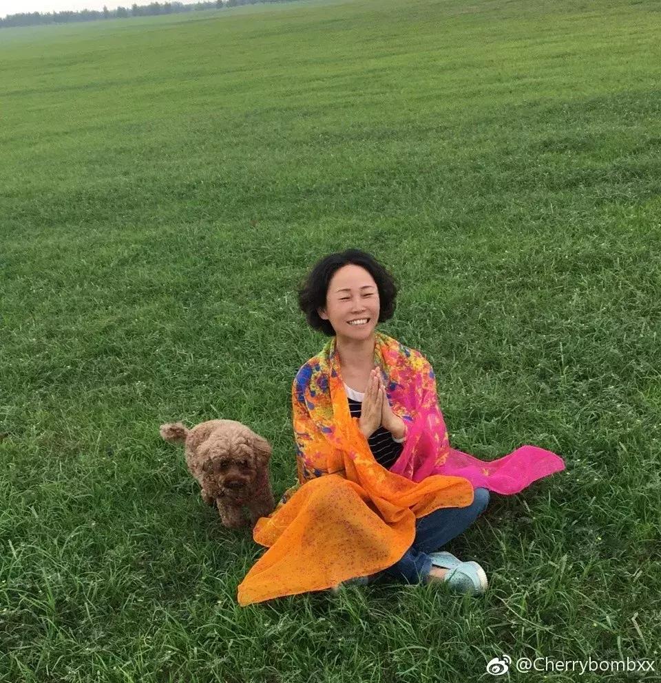 看完我妈拍的春游照片,我跟我爸都哭了……