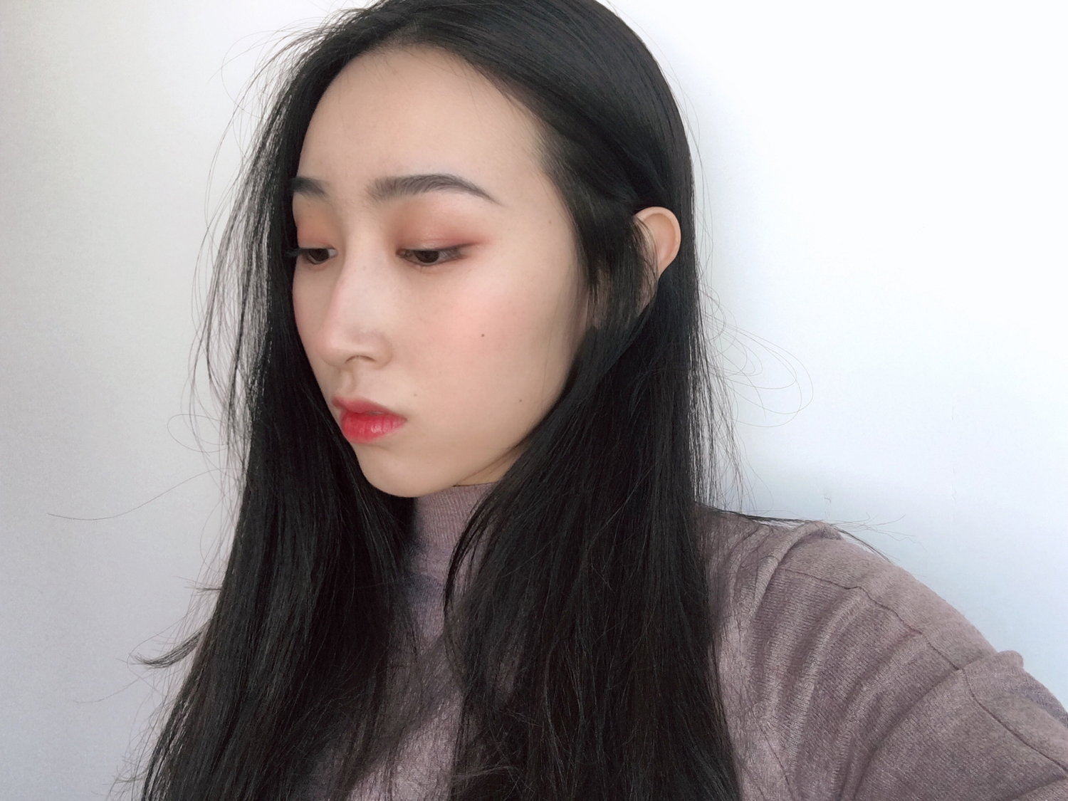 特别好看的彩虹在脸上的妆容教程,偏粉色的高光适合什么妆容