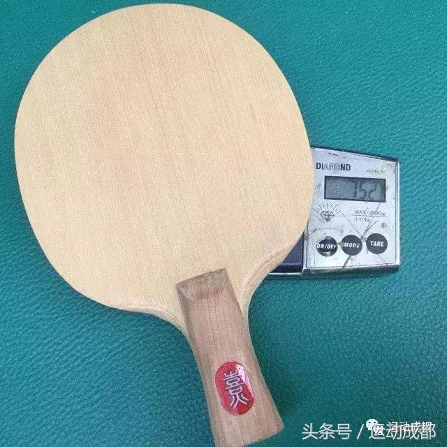 初学者应该怎样选择乒乓球拍底板,如何选择乒乓球拍套胶的度数