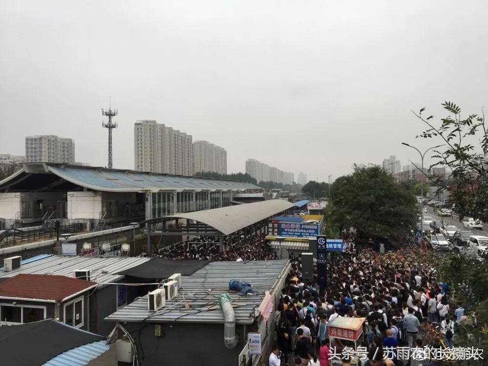 上下班挤地铁好吗,天天挤地铁上下班还有希望吗