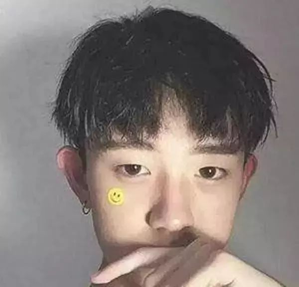 男生发型流行趋势图片,当下最流行的男生发型几款