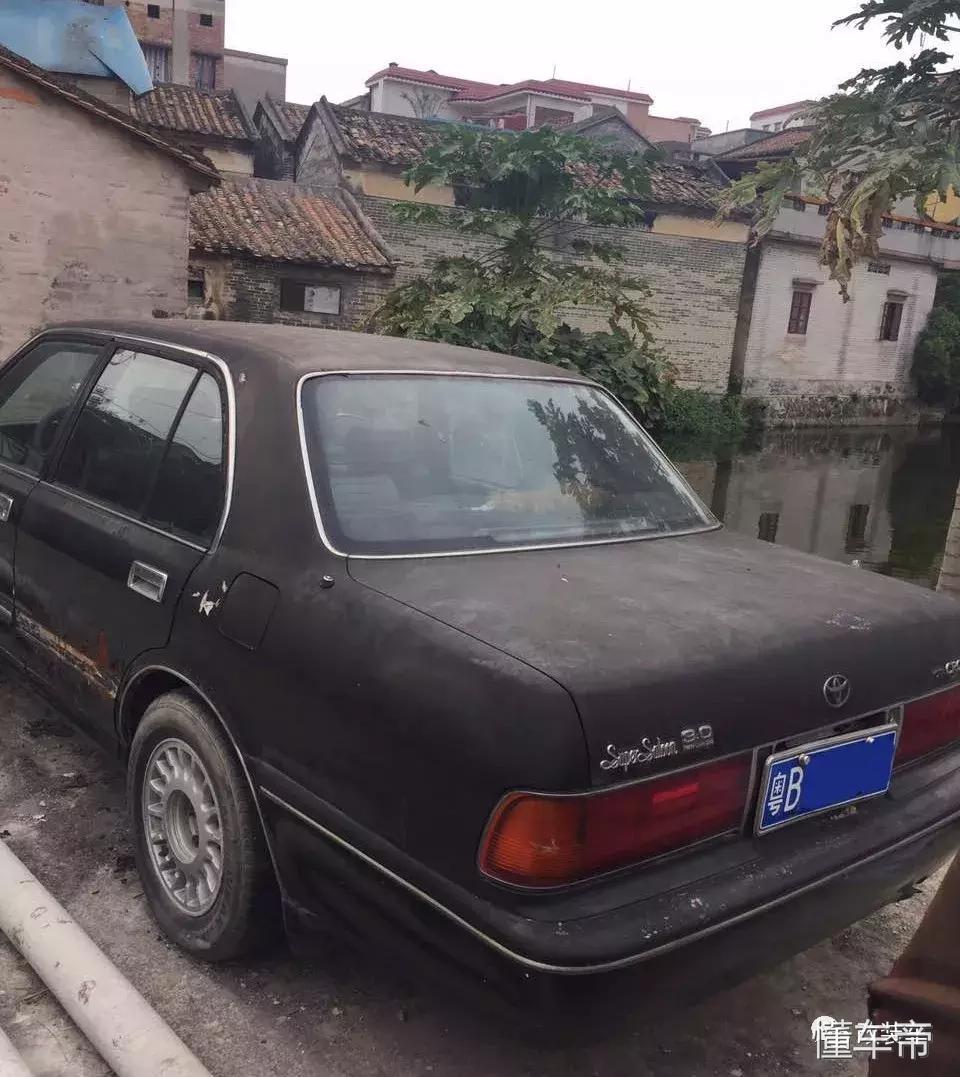 当年价值百万的凌志LS400被黄标报废，场面真是太残忍了！