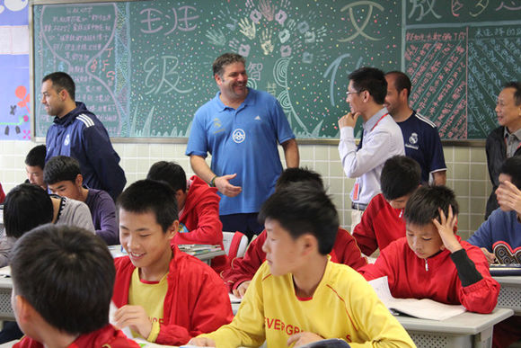 恒大足球学校一年学费多少钱,恒大足球学校学费一年是多少