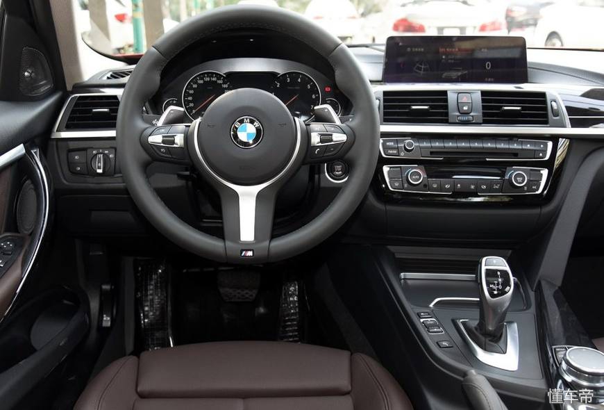 最新款3系宝马落地,三系新款2024落地价