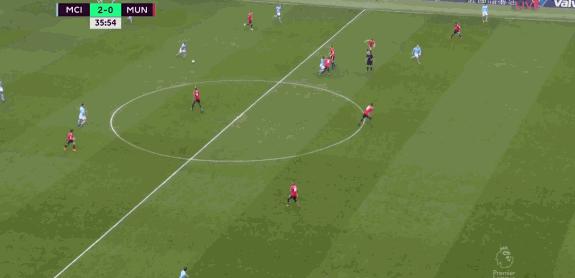 害喜？曼城玄锋上演“吐饼四连”到手冠军让他踢飞了