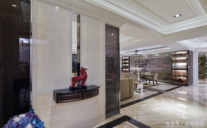 鼎晟大理石瓷砖搭配微晶石鱼肚纹背景墙打造经典传世之美