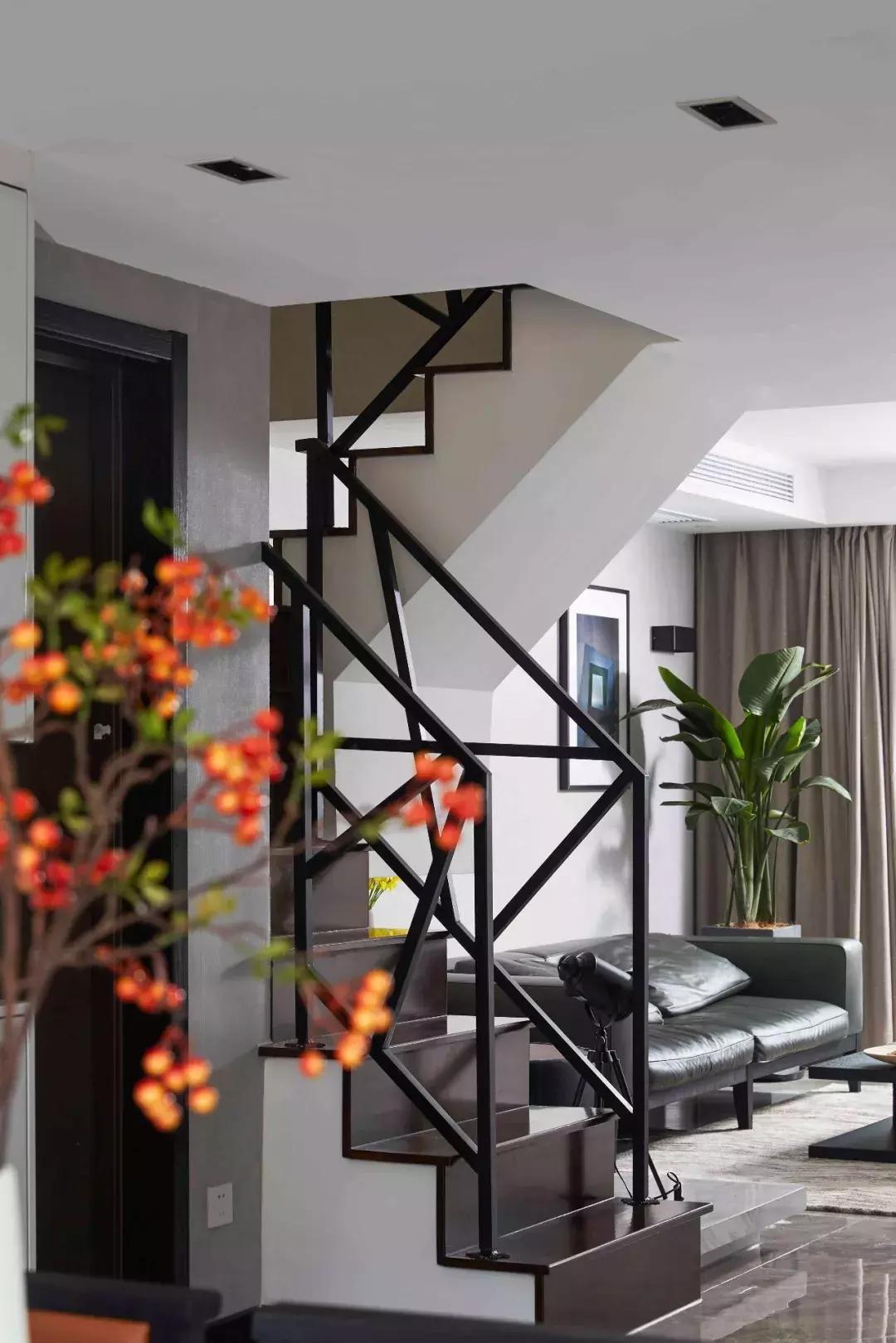 儿童专属粉色少女心房间布置,爸爸为女儿布置儿童房