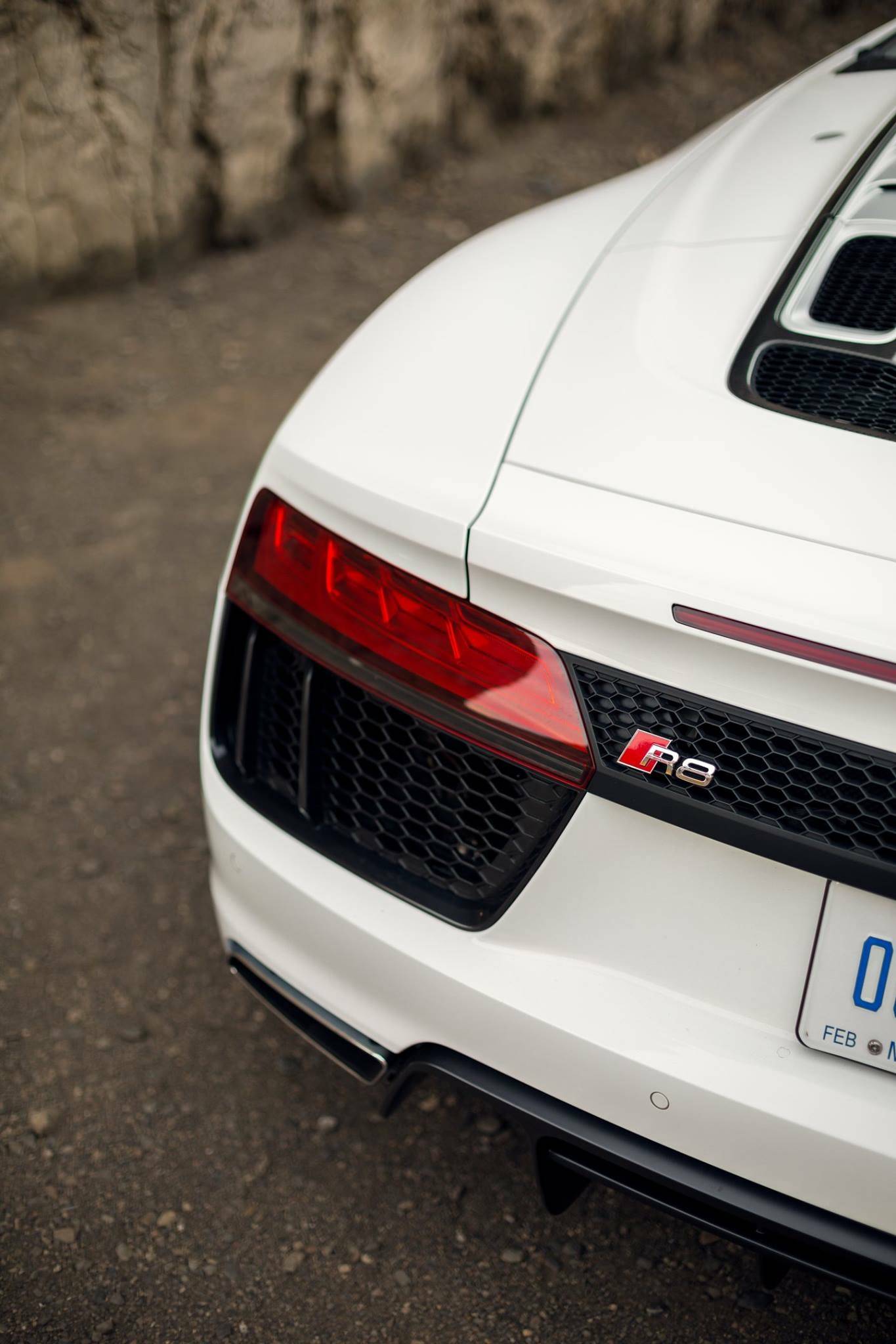 最新奥迪r8高清壁纸,奥迪r8赛道版高清壁纸