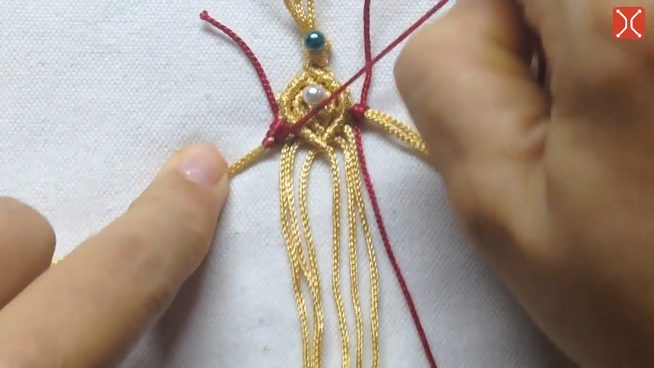 用中国结绳子编手链至少需要几根,简单中国结手工制作手链
