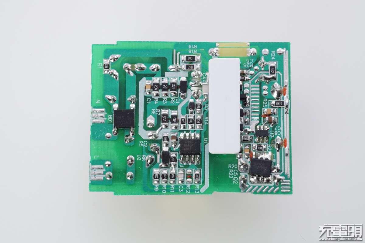 魅族充电器二换一,魅族原装充电器拆解