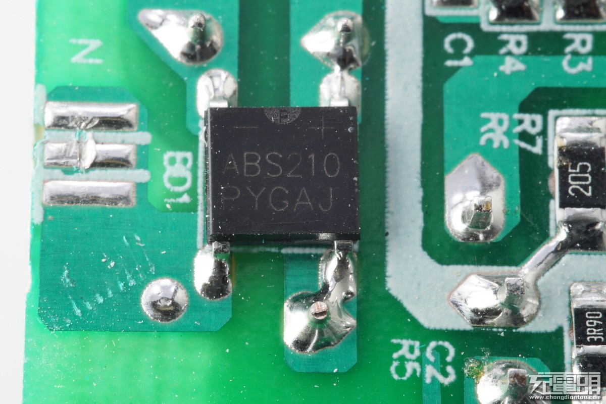 魅族充电器二换一,魅族原装充电器拆解