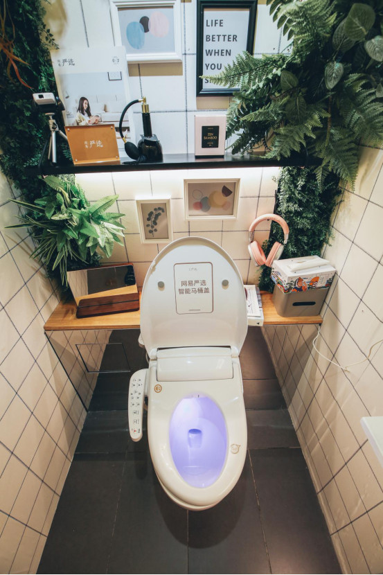 冒死闯进各大互联网企业厕所*拍偷**,没想到厕所之王竟然是......