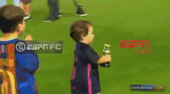 31岁篮球天才娶大10岁二婚妻子,球王娶了一个一米八的老婆