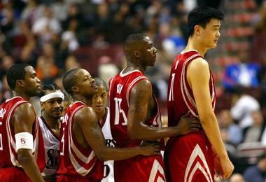 姚明动人瞬间,姚明篮球场上搞笑瞬间