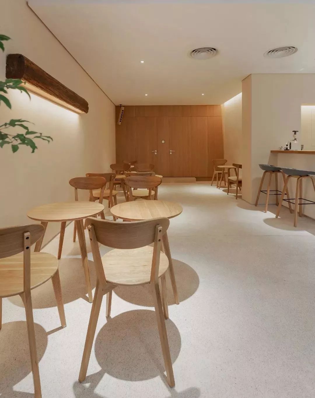 很小的店怎么有格调,保守且能穿出气质的店