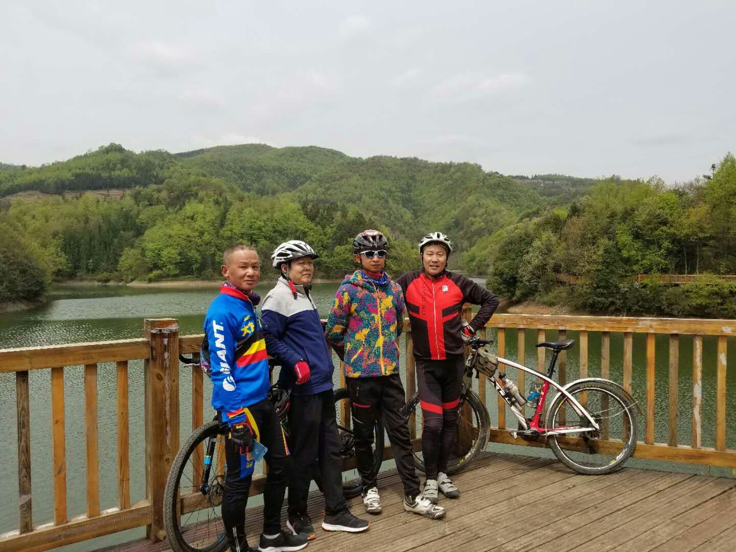 骑行遇险却呼救无门,骑行意外险避坑