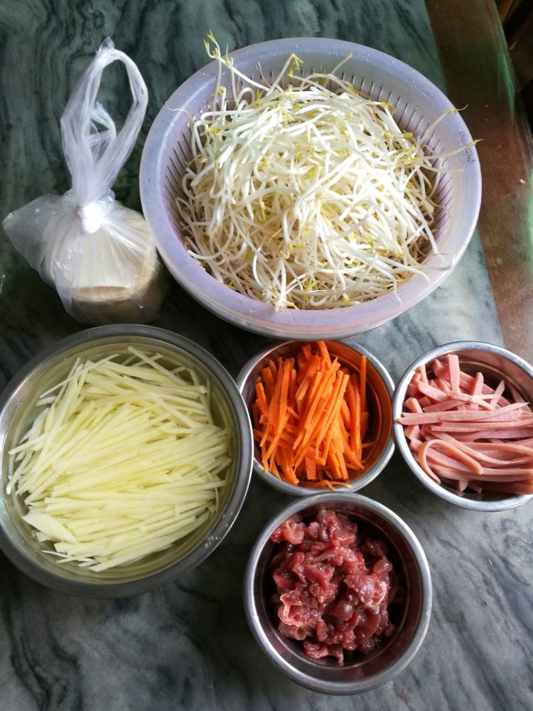 薄饼机春饼皮的制作方法和配料,饺子皮做春饼皮的制作方法