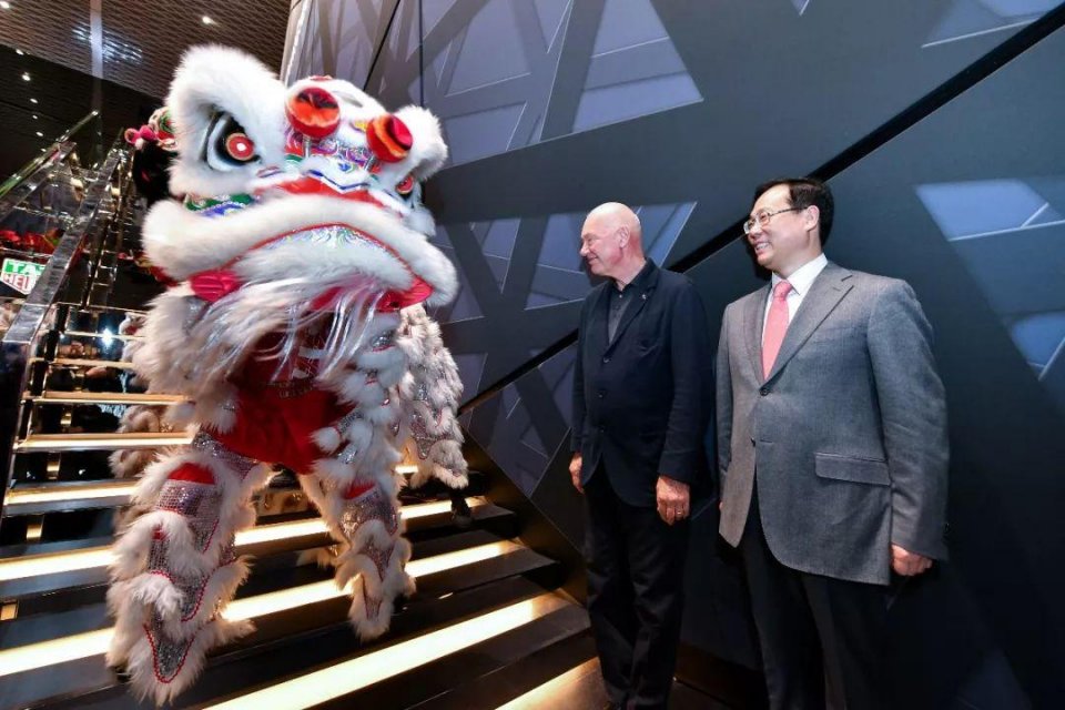 王源去巴塞尔钟表展,王源巴塞尔国际钟表珠宝展