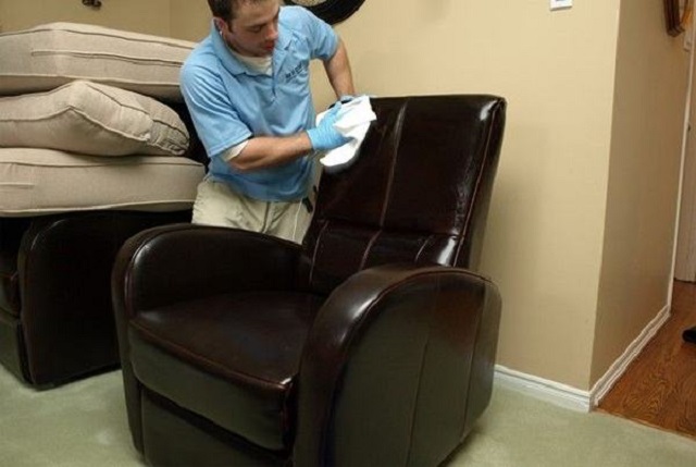 海口家政保洁清洁沙发,沙发科技布脏了怎么清洁