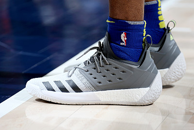 nba赛场球鞋特写,安踏kt8纪念科比
