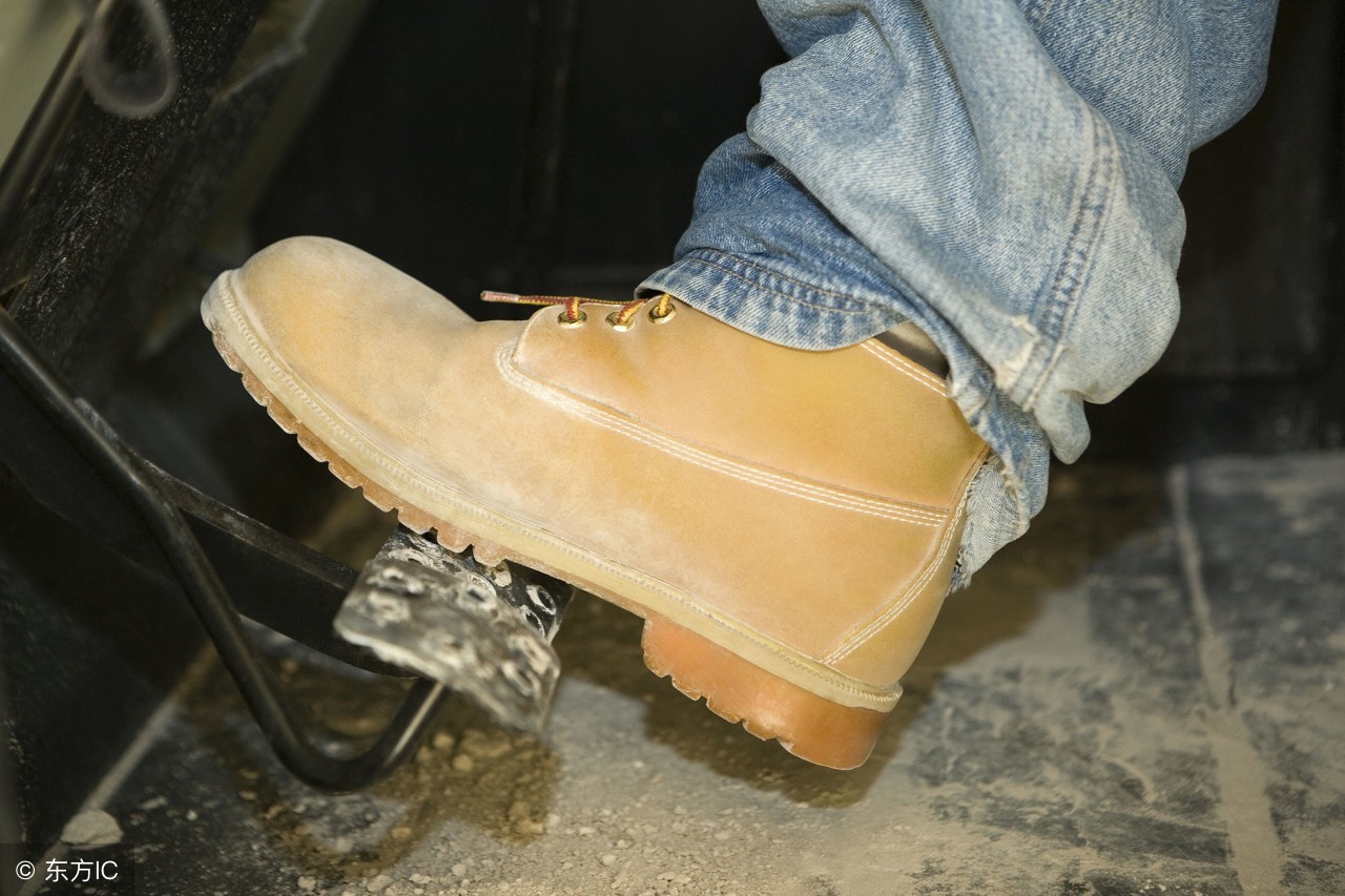 遇到刹车失灵怎样化险为夷,遇到刹车失灵怎么紧急制动