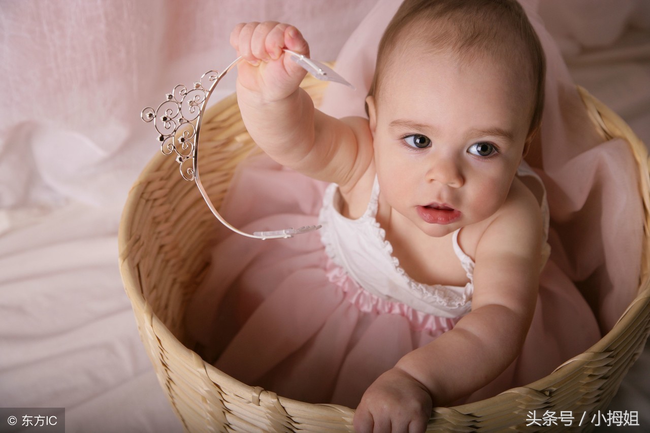 新手妈妈给新生儿洗澡,新手爸妈如何正确的给小宝宝洗澡