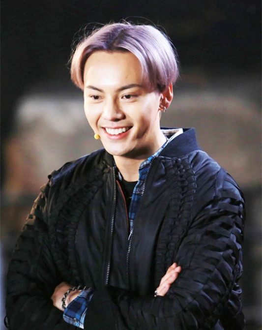 范丞丞乐华手办,范丞丞手办开箱视频