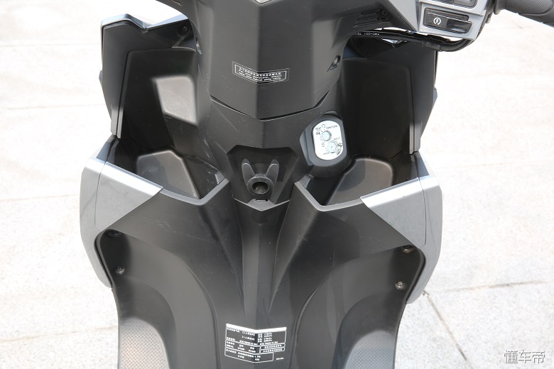 新大洲本田rx125裂行哪种颜色好看,新大洲本田裂行rx125和铃木uy125