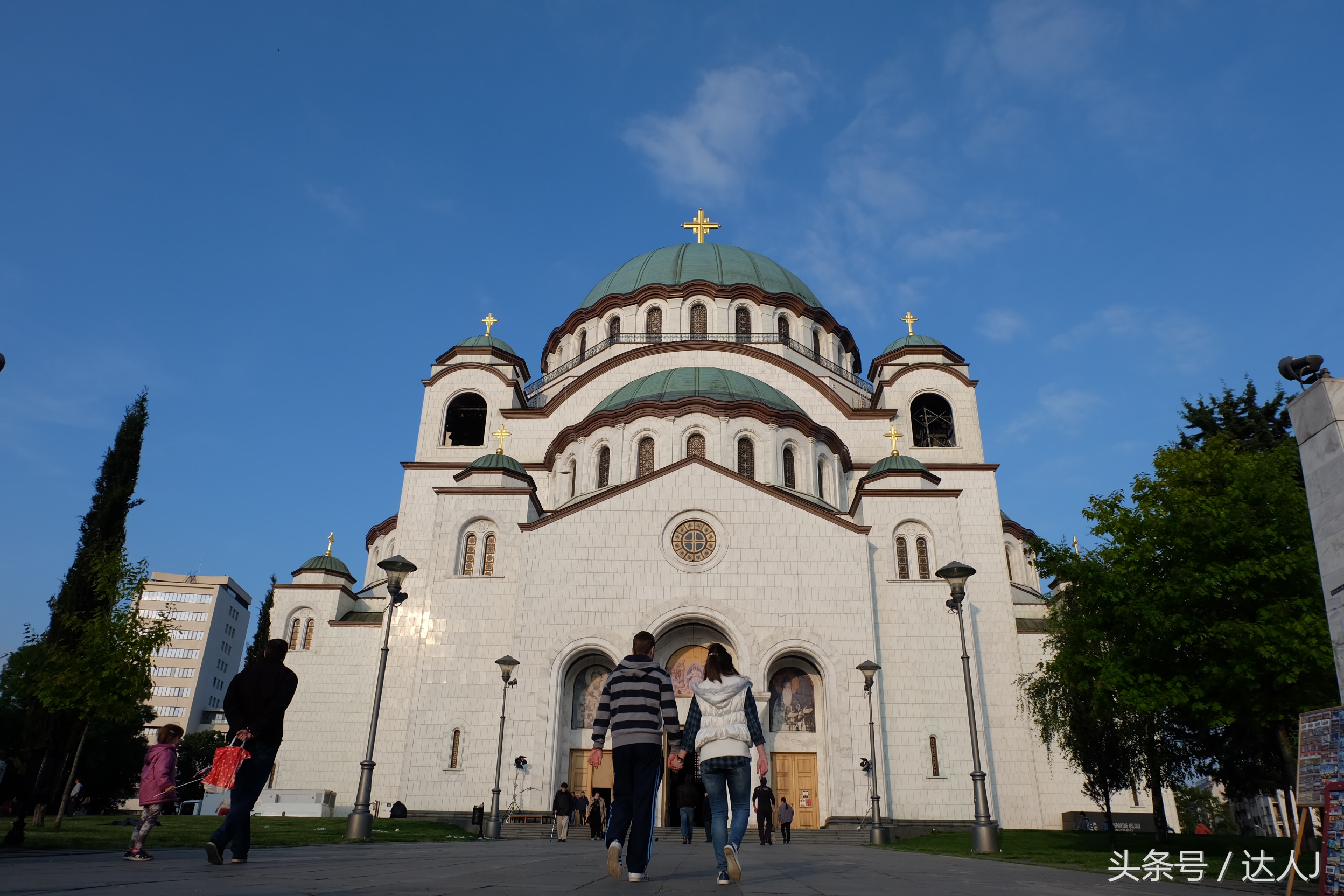 塞尔维亚的吉祥三宝:美女、帅哥、Kafana!