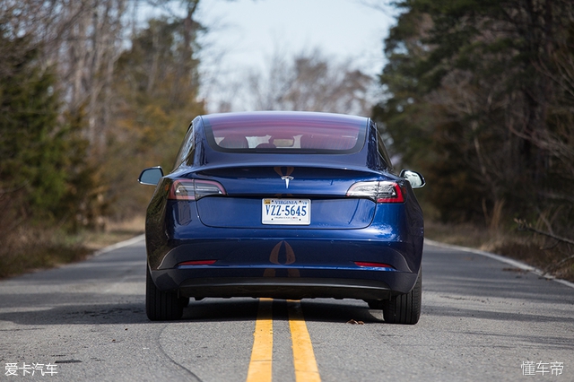 电动汽车的新王者来了！爱卡试驾特斯拉Model3！