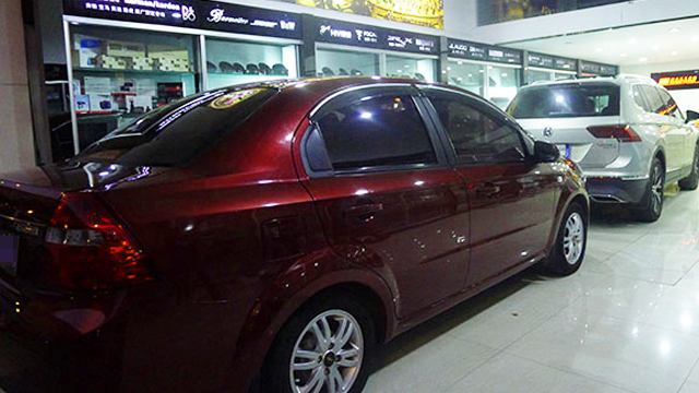 自来水老客户雪佛兰乐风更换车载导航与升级汽车音响!昆明静丰