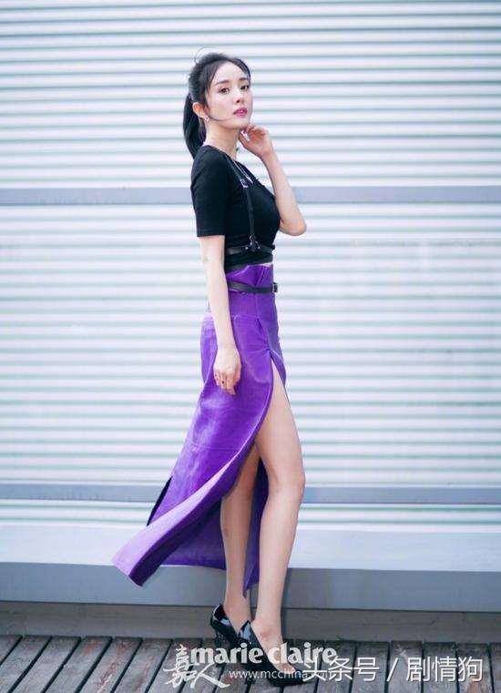 邓紫棋穿高腰开叉裙,杨幂和邓紫棋穿同一个裙子