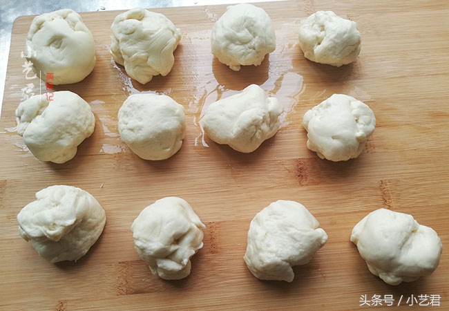 吃了我做的烧饼家人都不爱吃馒头了,皮酥瓤软,第二天吃也不硬