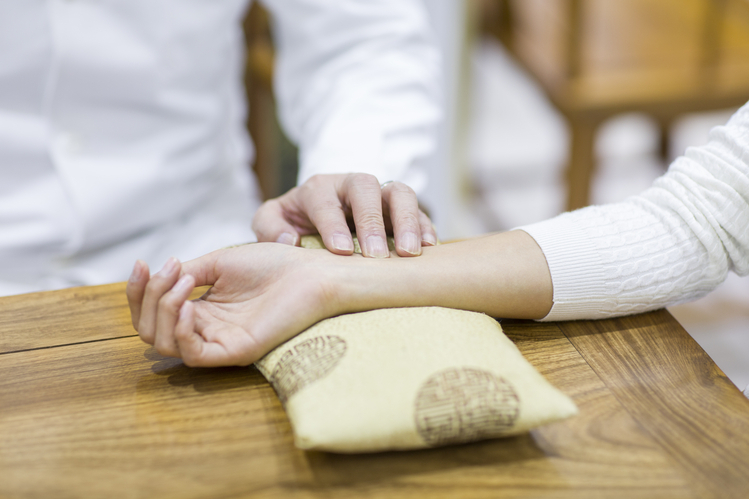 肺癌患者老是腹胀是怎么回事,肿瘤专家谈化疗真相