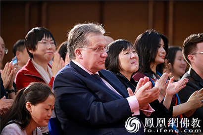 佛眼看球:佛学大师印顺法师与球星欧文的对话