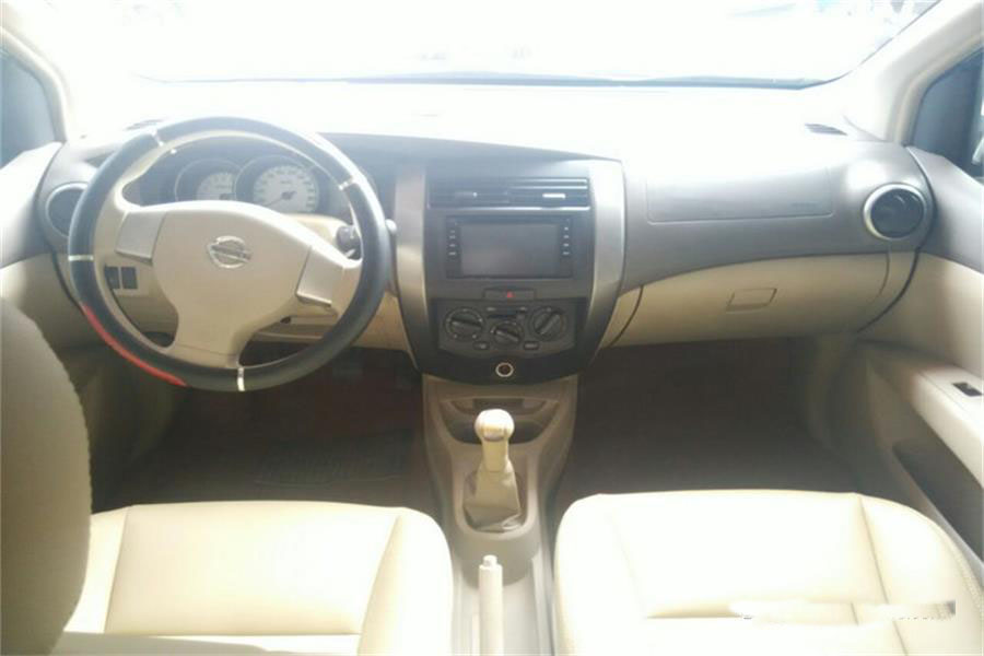 日产骊威2013款劲锐型1.6豪华版,10万以下空间大的车