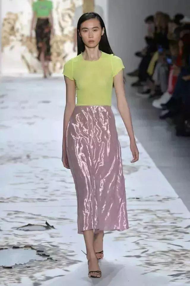 冷暖肤色服装搭配知识,服装搭配知识分享