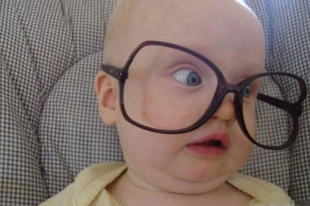 宝宝有点对眼怎么回事,宝宝对眼现象多大纠正