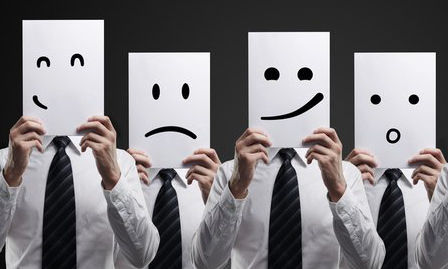 足球被爆头,足球守门员被爆头