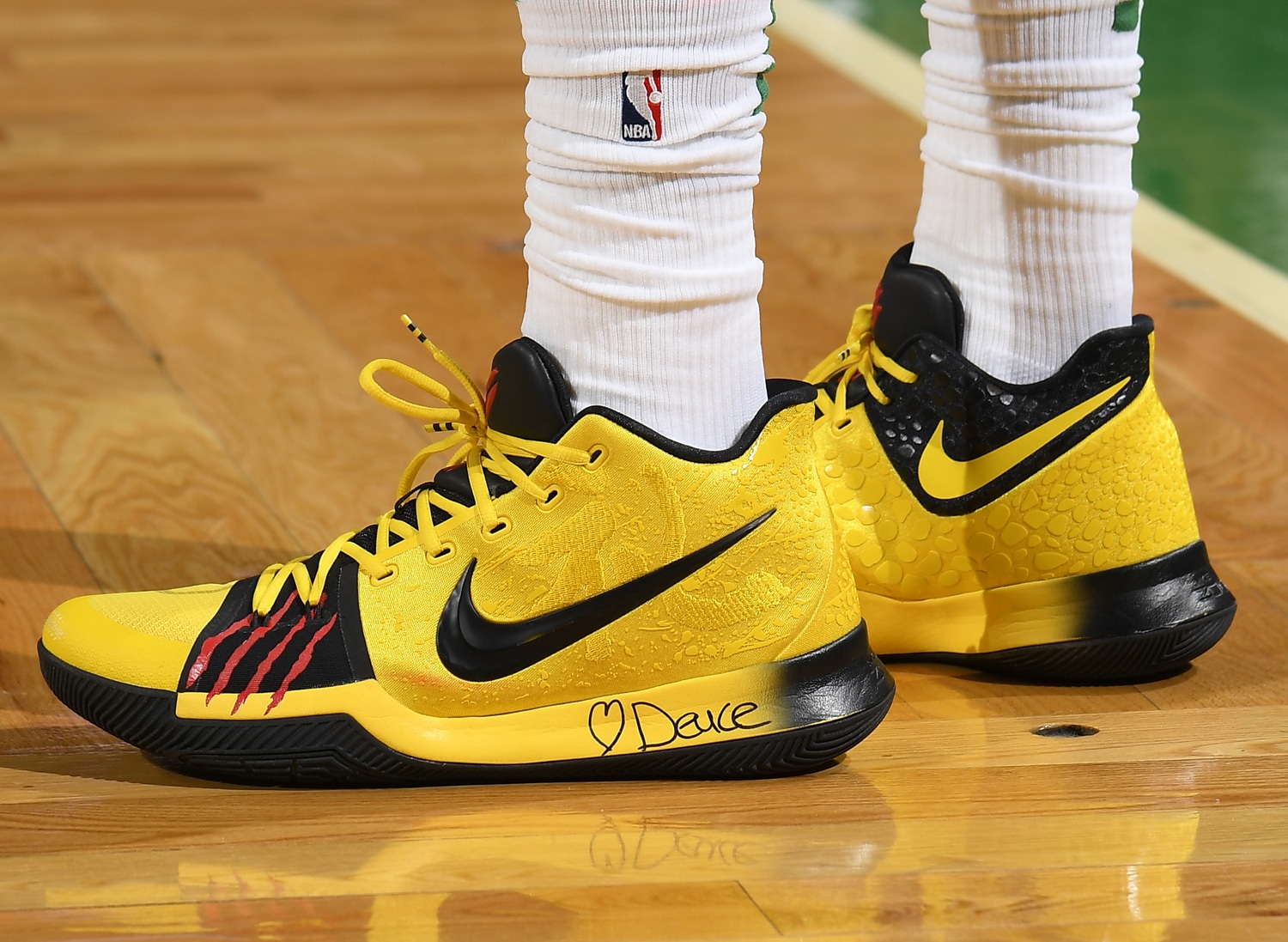 nba十大经典篮球鞋,最新nba上脚篮球鞋