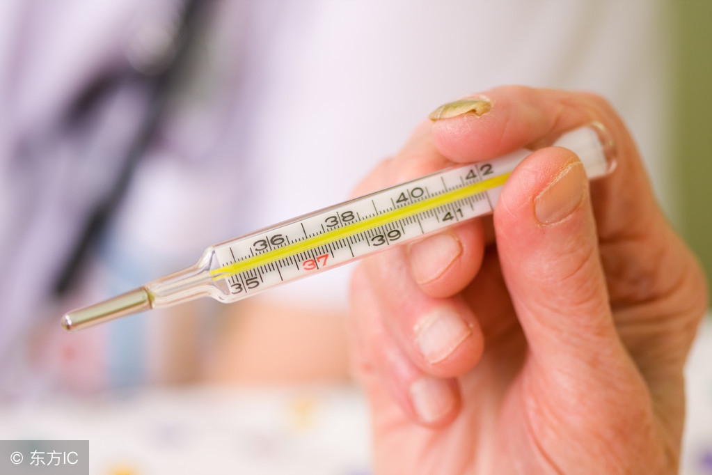 做完手术发烧身体发冷是怎么回事,做完手术身体全身发热